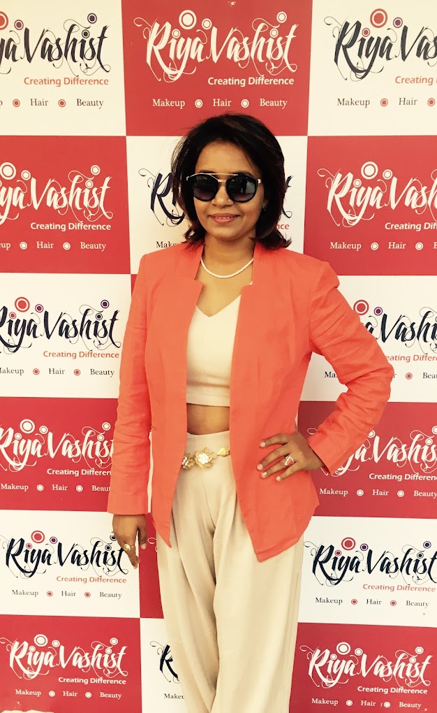 Riya-Vashist-best- Celebrity-Makeup-Artists-in-India  